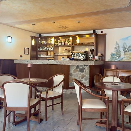 Hotel Dama Bianca Valtournenche Bagian luar foto