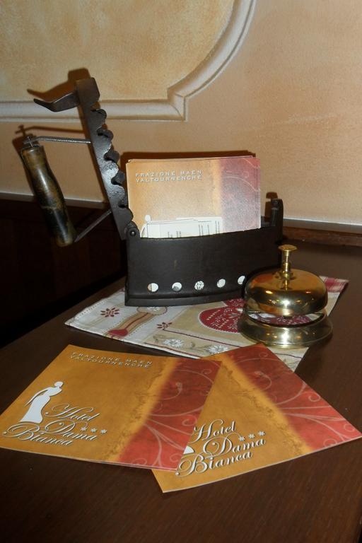 Hotel Dama Bianca Valtournenche Bagian luar foto