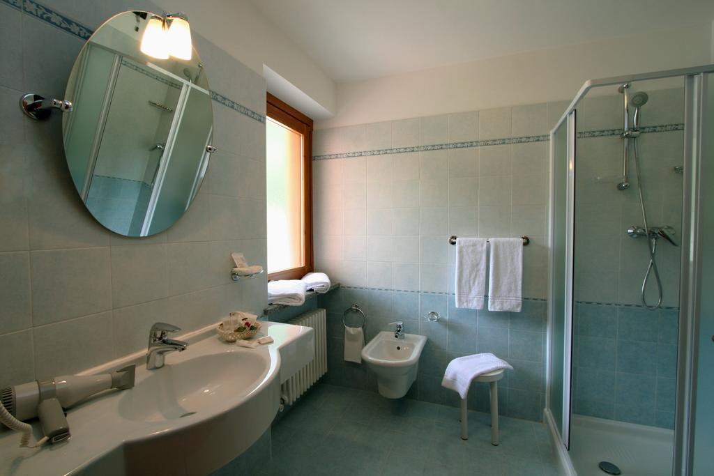 Hotel Dama Bianca Valtournenche Ruang foto
