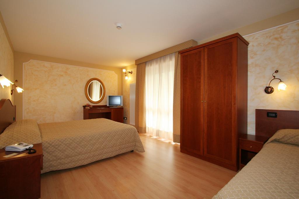 Hotel Dama Bianca Valtournenche Ruang foto
