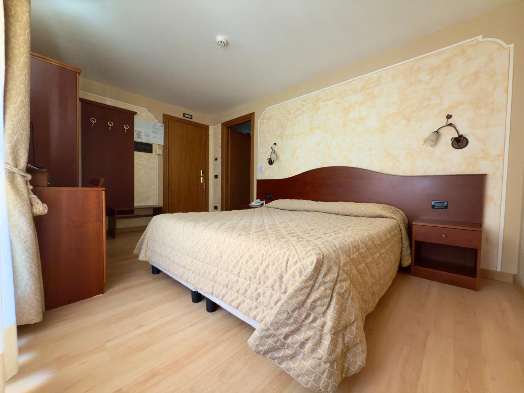 Hotel Dama Bianca Valtournenche Bagian luar foto